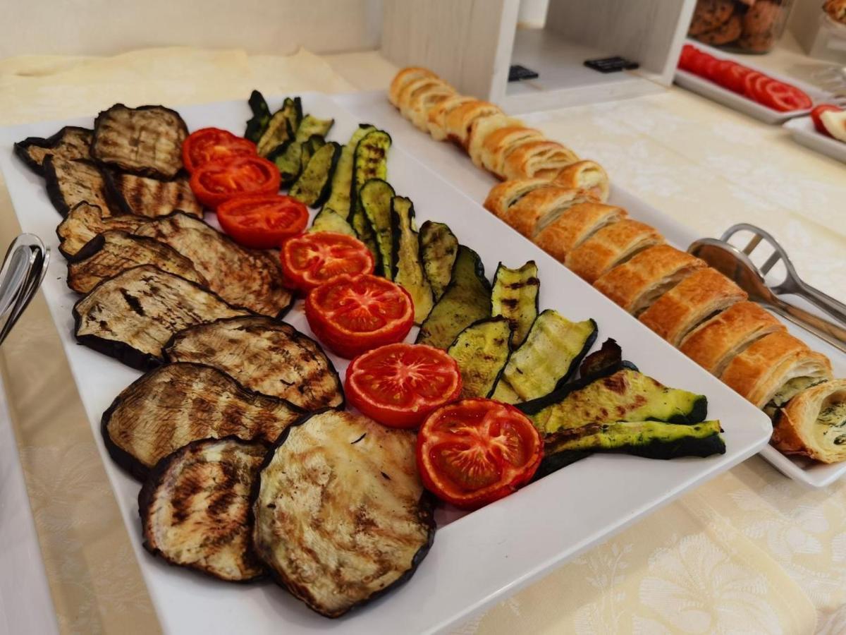 Hotel Corinna 3*