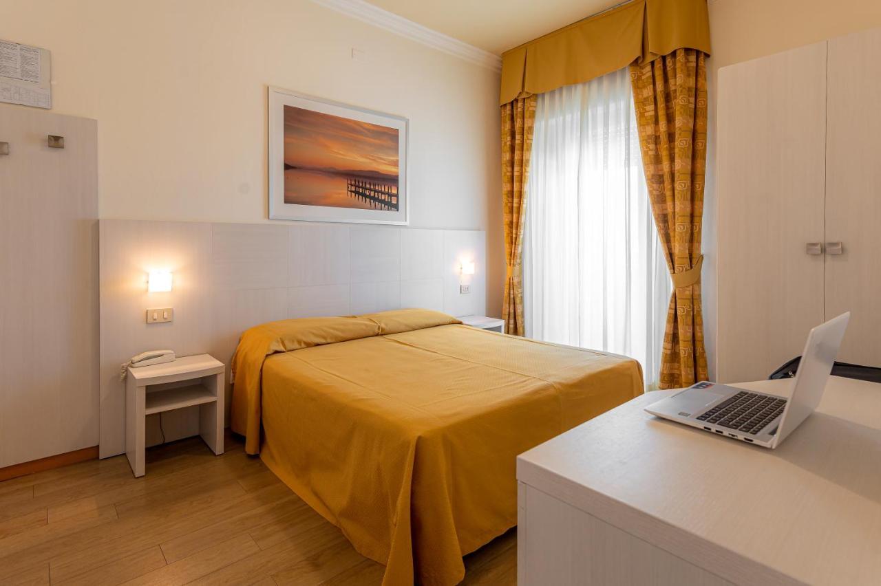 Hotel Corinna 3*
