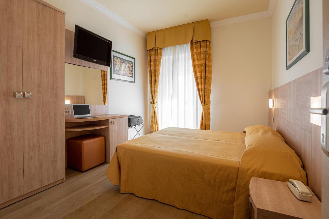 Corinna Hotel