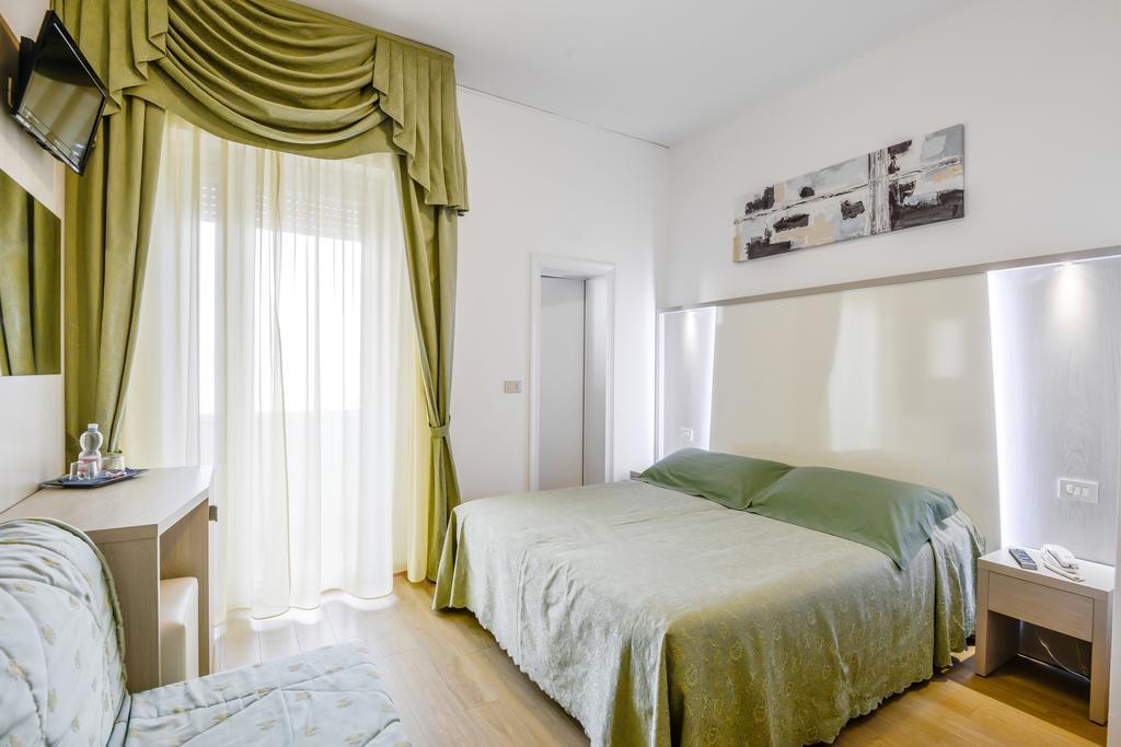 Hotel Corinna 3*