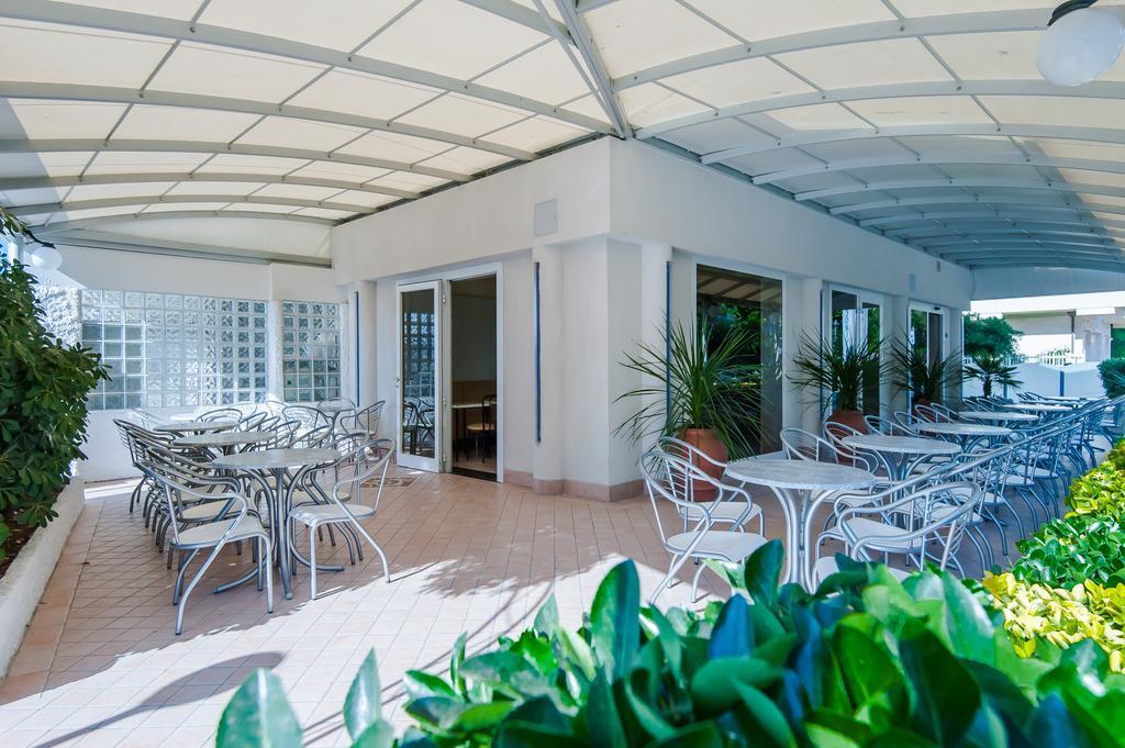 Hotel Corinna