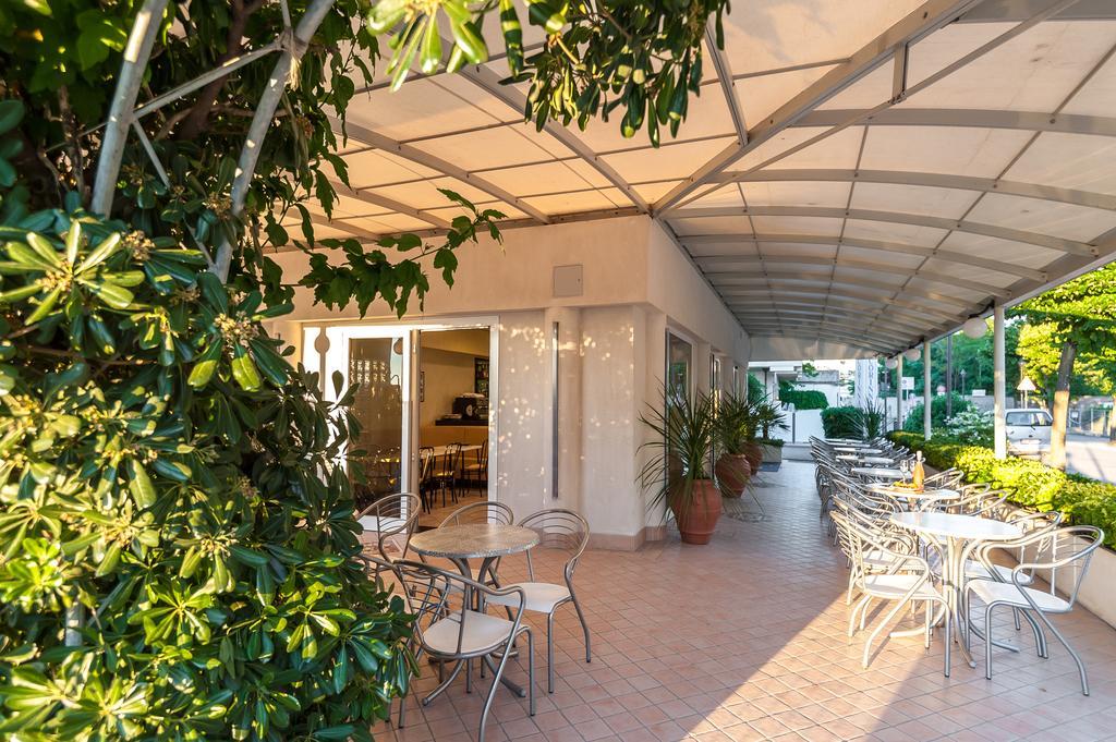 Corinna Hotel