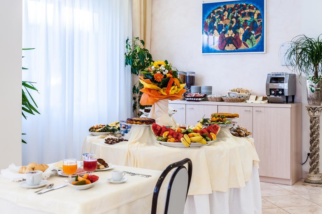 Hotel Corinna